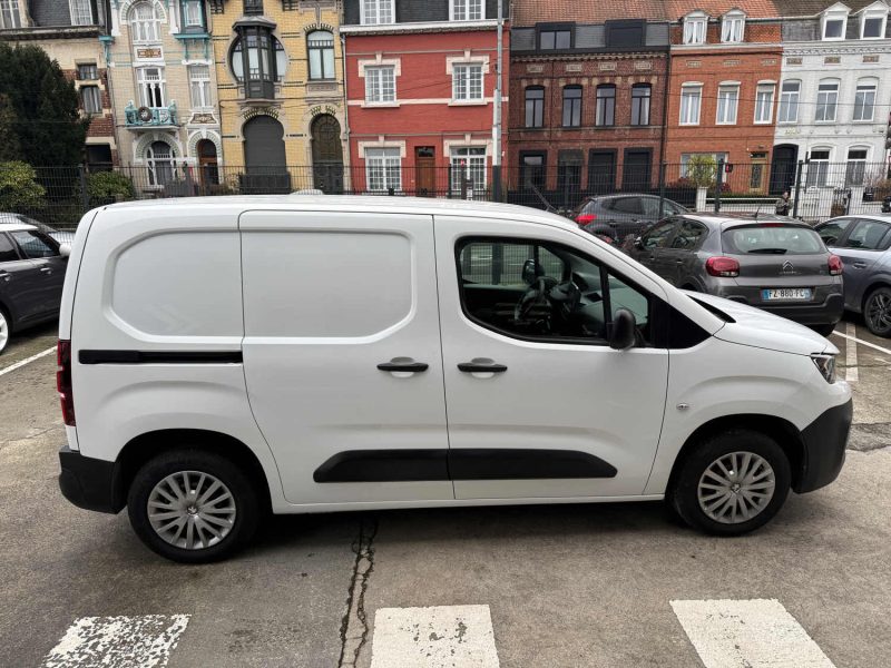 PEUGEOT PARTNER STANDARD 1000KG BLUEHDI 75cv PREMIUM - 3 PLACES - 69.000kms - TVA RECUPERABLE
