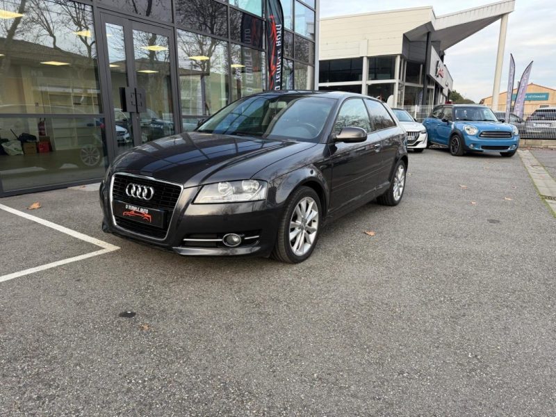 AUDI A3 Berline 105 ch 1.6 TDI Toit ouvrant panoramique / Intérieur Cuir / Climatisation bi-zone