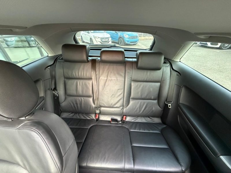 AUDI A3 Berline 105 ch 1.6 TDI Toit ouvrant panoramique / Intérieur Cuir / Climatisation bi-zone