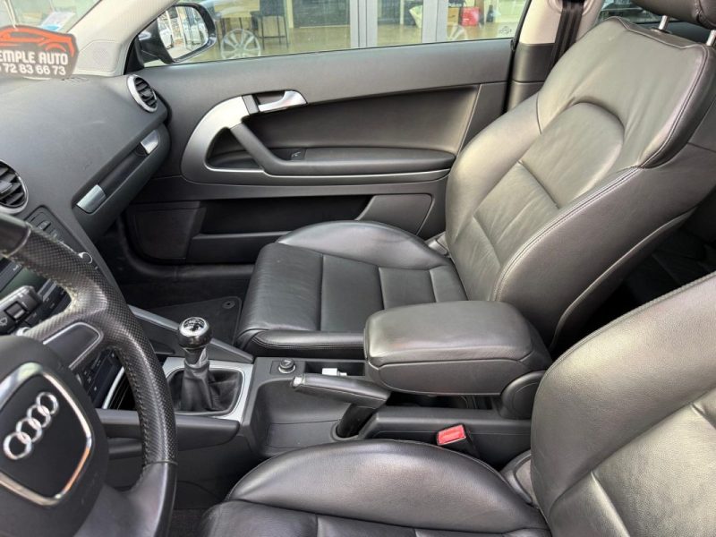AUDI A3 Berline 105 ch 1.6 TDI Toit ouvrant panoramique / Intérieur Cuir / Climatisation bi-zone
