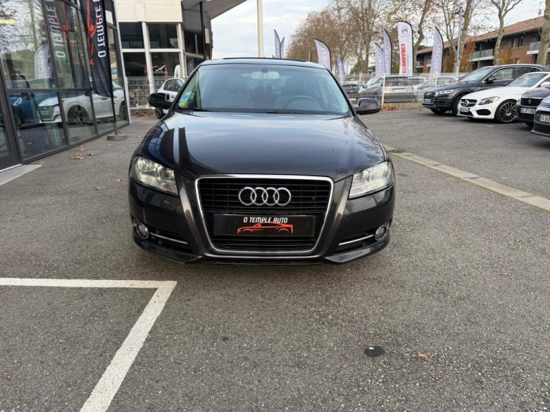 AUDI A3 1.6 TDI 105CV Amtition luxe  TOIT OUVRANT 