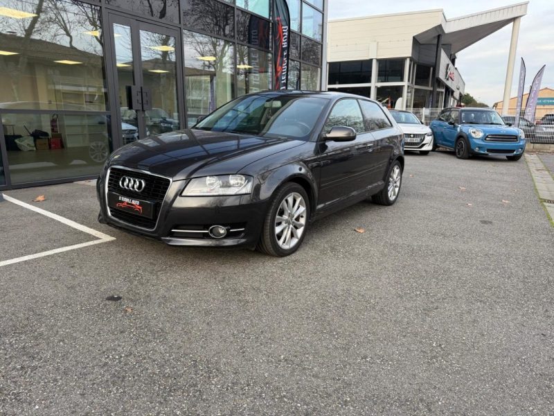 AUDI A3 Berline 105 ch 1.6 TDI Toit ouvrant panoramique / Intérieur Cuir / Climatisation bi-zone