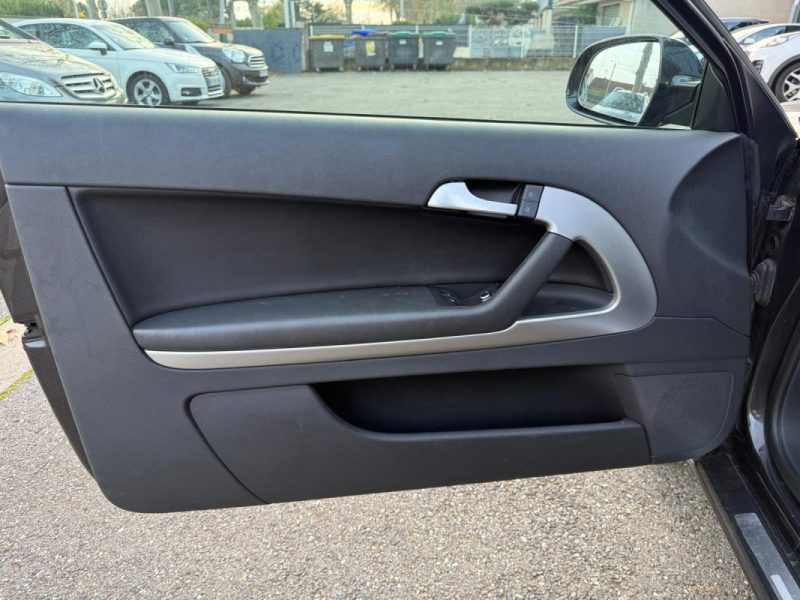 AUDI A3 Berline 105 ch 1.6 TDI Toit ouvrant panoramique / Intérieur Cuir / Climatisation bi-zone