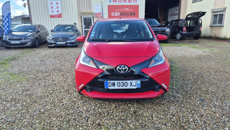 TOYOTA AYGO 1.0 VVT-i 69 ch X-Play X-Shift 5p