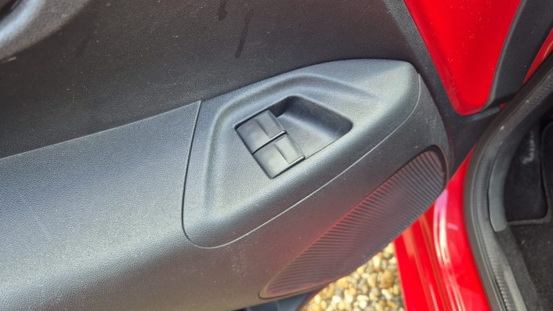 TOYOTA AYGO 1.0 VVT-i 69 ch X-Play X-Shift 5p