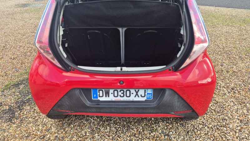 TOYOTA AYGO 1.0 VVT-i 69 ch X-Play X-Shift 5p