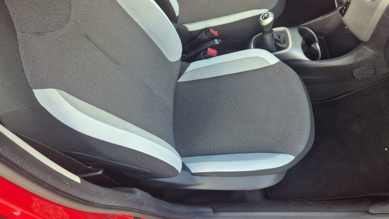 TOYOTA AYGO 1.0 VVT-i 69 ch X-Play X-Shift 5p