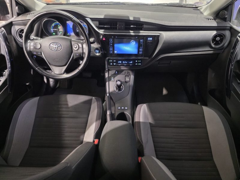 TOYOTA AURIS HSD 136h Design / SUIVI TOYOTA