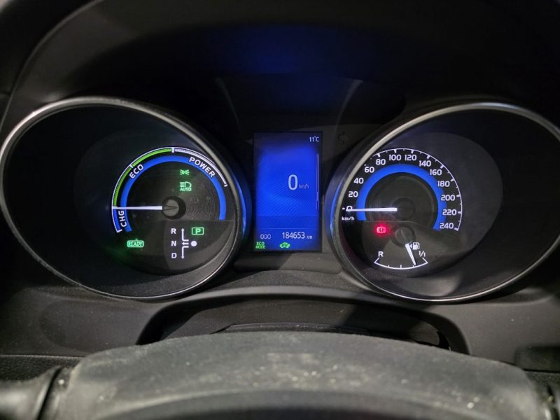 TOYOTA AURIS HSD 136h Design / SUIVI TOYOTA