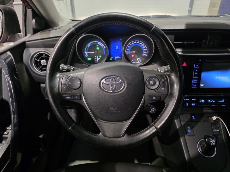 TOYOTA AURIS HSD 136h Design / SUIVI TOYOTA