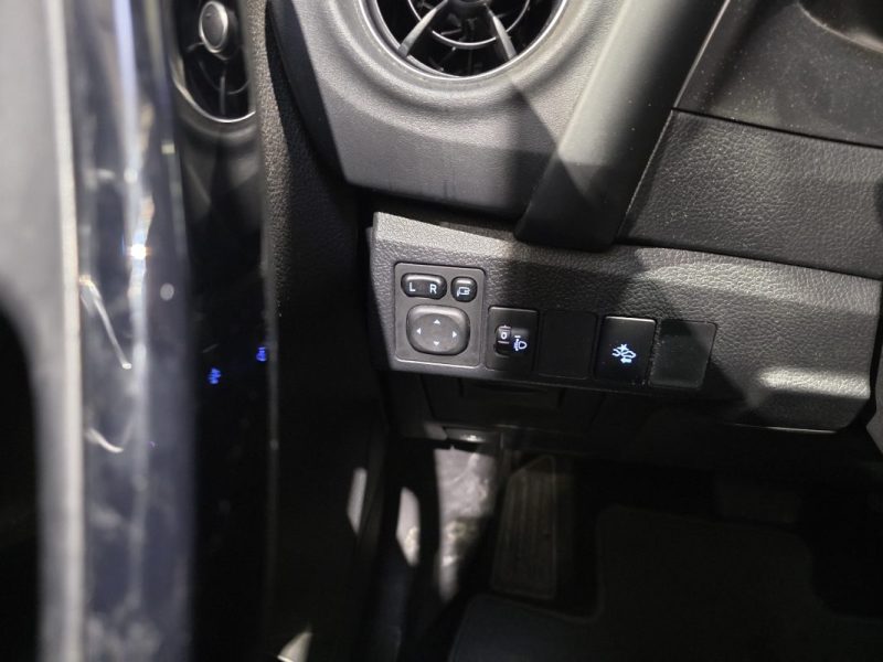 TOYOTA AURIS HSD 136h Design / SUIVI TOYOTA