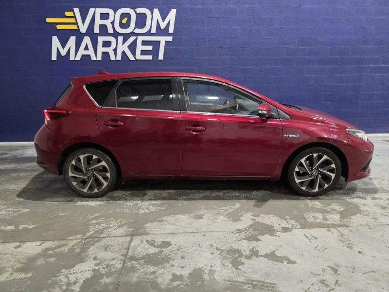 TOYOTA AURIS HSD 136h Design / SUIVI TOYOTA