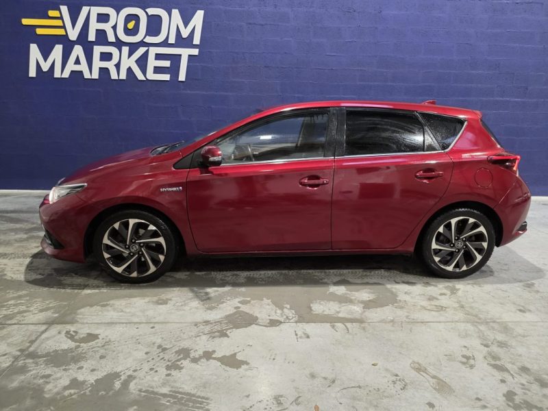 TOYOTA AURIS HSD 136h Design / SUIVI TOYOTA