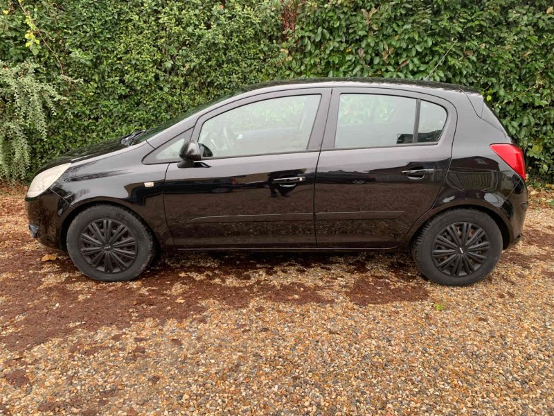 OPEL CORSA 1.2 80 ESSENTIA 2007