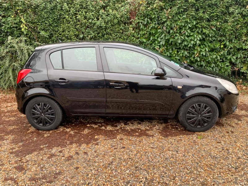 OPEL CORSA 1.2 80 ESSENTIA 2007
