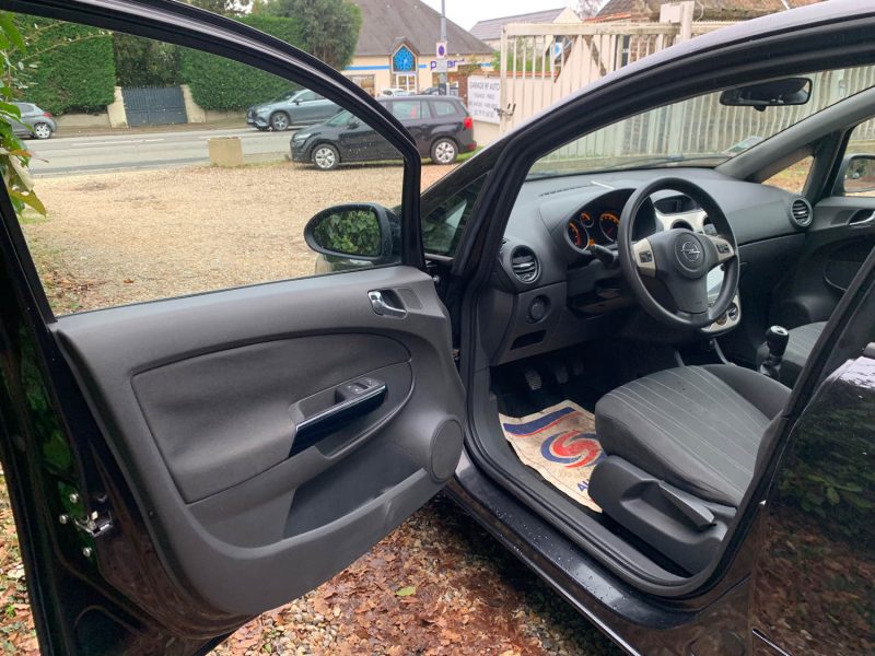 OPEL CORSA 1.2 80 ESSENTIA 2007