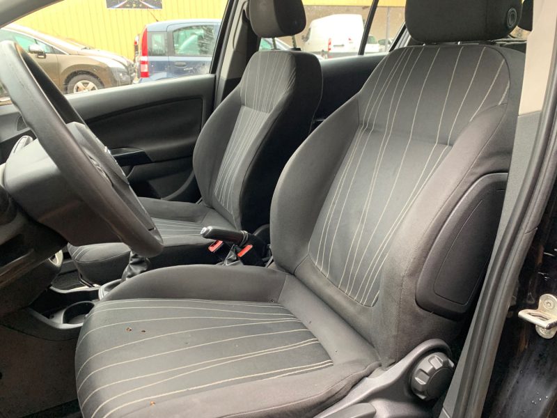 OPEL CORSA 1.2 80 ESSENTIA 2007