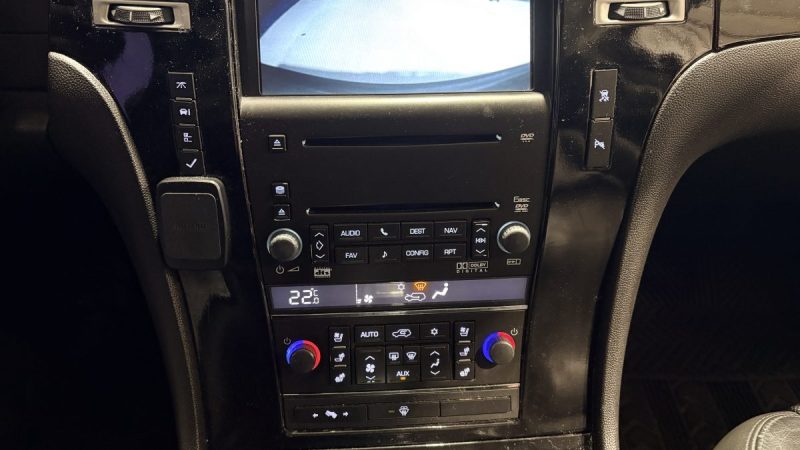 Cadillac  Escalade 409ch 2008 - GPL - 7 place - Sièges chauffants - TV escamotable - Peinture neuve 