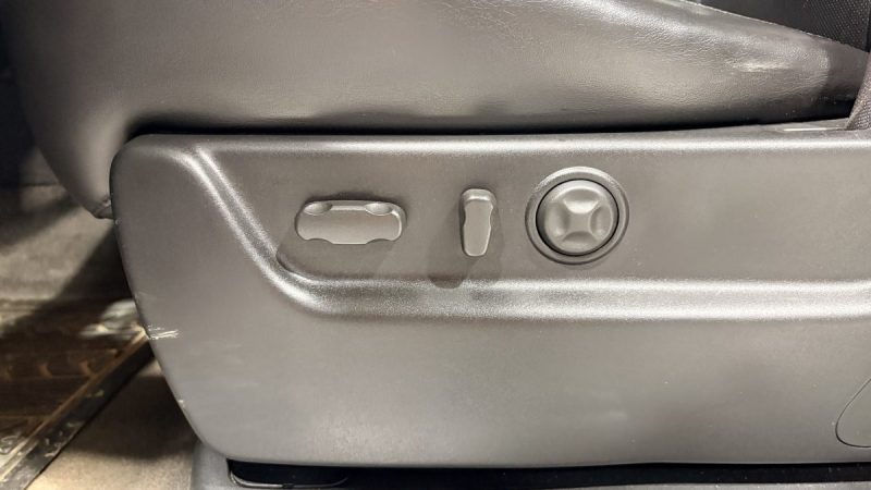 Cadillac  Escalade 409ch 2008 - GPL - 7 place - Sièges chauffants - TV escamotable - Peinture neuve 