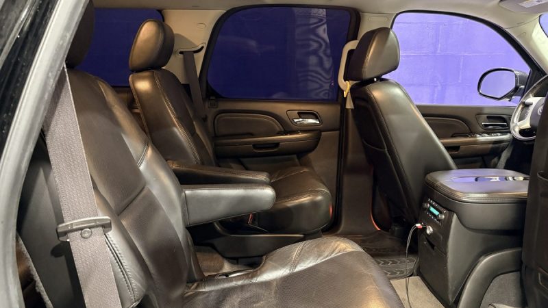 Cadillac  Escalade 409ch 2008 - GPL - 7 place - Sièges chauffants - TV escamotable - Peinture neuve 