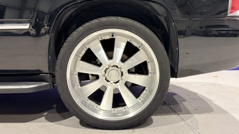 Cadillac  Escalade 409ch 2008 - GPL - 7 place - Sièges chauffants - TV escamotable - Peinture neuve 