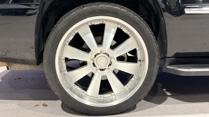 Cadillac  Escalade 409ch 2008 - GPL - 7 place - Sièges chauffants - TV escamotable - Peinture neuve 