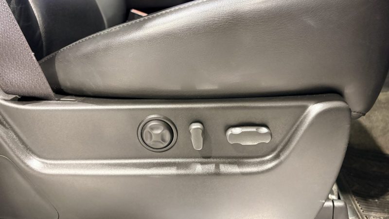 Cadillac  Escalade 409ch 2008 - GPL - 7 place - Sièges chauffants - TV escamotable - Peinture neuve 