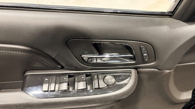 Cadillac  Escalade 409ch 2008 - GPL - 7 place - Sièges chauffants - TV escamotable - Peinture neuve 