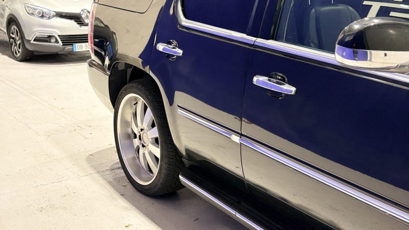 Cadillac  Escalade 409ch 2008 - GPL - 7 place - Sièges chauffants - TV escamotable - Peinture neuve 