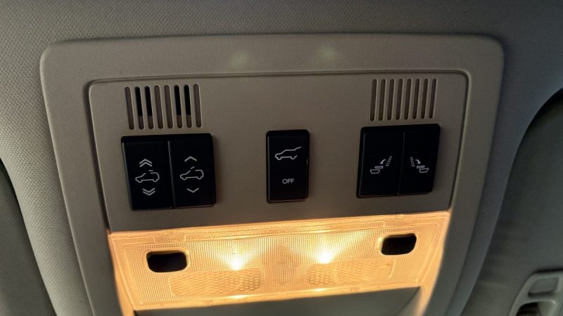 Cadillac  Escalade 409ch 2008 - GPL - 7 place - Sièges chauffants - TV escamotable - Peinture neuve 