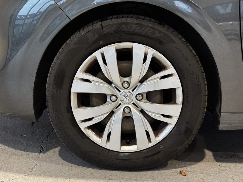 Peugeot 208 1.6l e-HDI 92ch 5P 