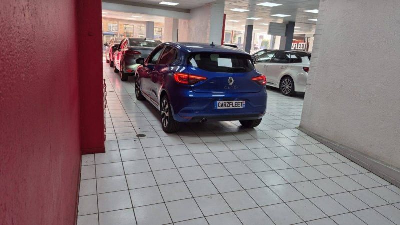 RENAULT CLIO 1.0 TCE 90CH EVOLUTION/1 ERE MAIN/EXPORT 12990E 2023