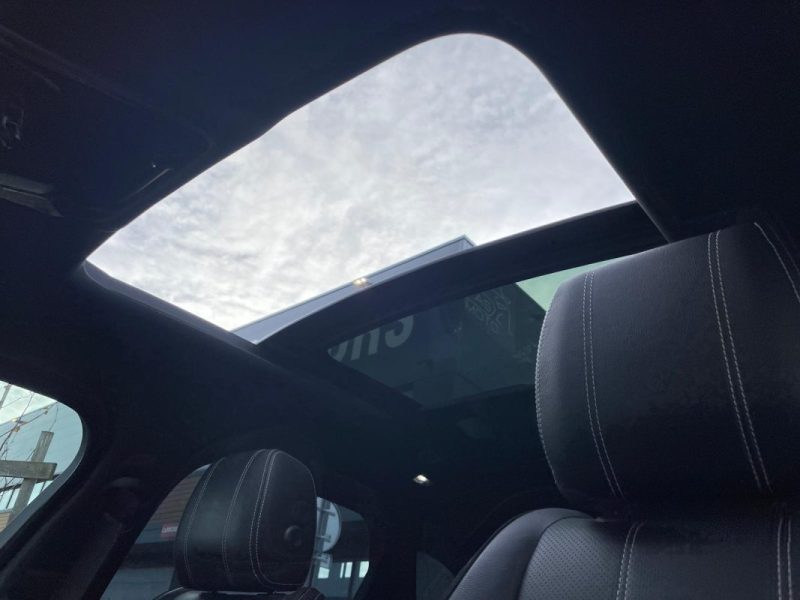 Land Rover Range Rover Sport 2.0D 240ch R-Dynamic S AWD BVA • Toit Ouvrant • Superbe État