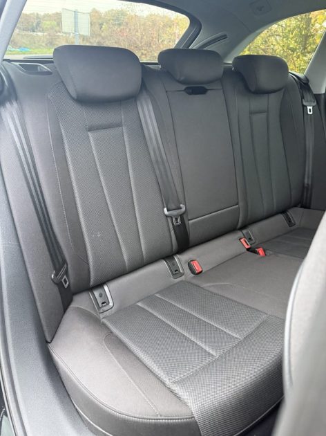 AUDI A4 35 TDI 163ch Business line S-TRONIC / CAMÉRA DE RECUL / COFFRE ÉLECTRIQUE