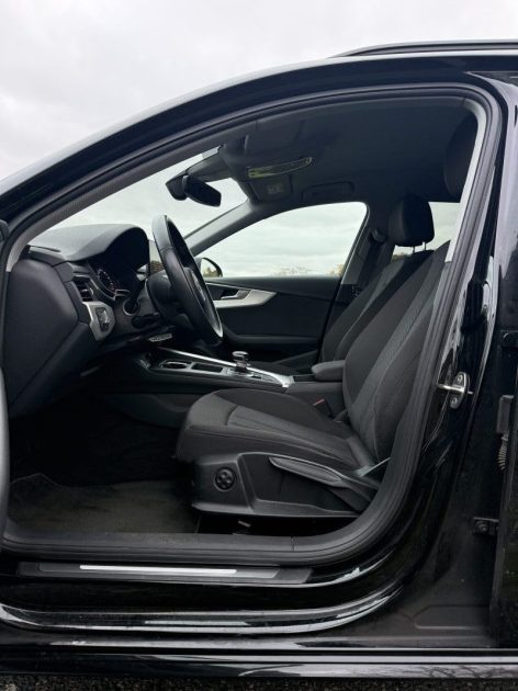 AUDI A4 35 TDI 163ch Business line S-TRONIC / CAMÉRA DE RECUL / COFFRE ÉLECTRIQUE