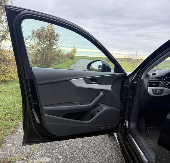 AUDI A4 35 TDI 163ch Business line S-TRONIC / CAMÉRA DE RECUL / COFFRE ÉLECTRIQUE