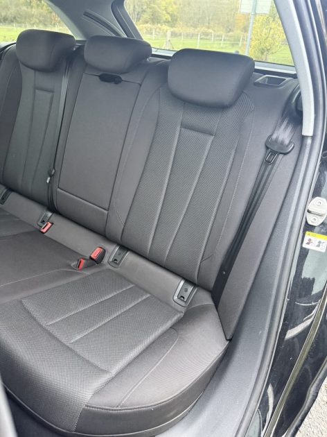 AUDI A4 35 TDI 163ch Business line S-TRONIC / CAMÉRA DE RECUL / COFFRE ÉLECTRIQUE