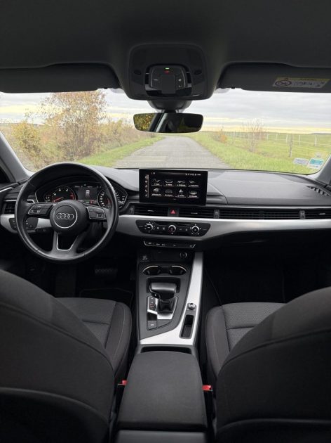 AUDI A4 35 TDI 163ch Business line S-TRONIC / CAMÉRA DE RECUL / COFFRE ÉLECTRIQUE