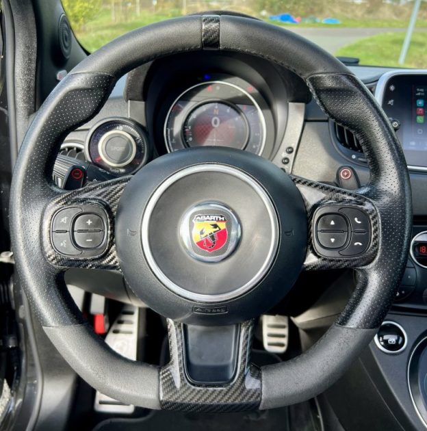 ABARTH 595 1.4 Turbo 180ch Competizione BVA / TOIT OUVRANT / VOLANT CARBONE / BEATS