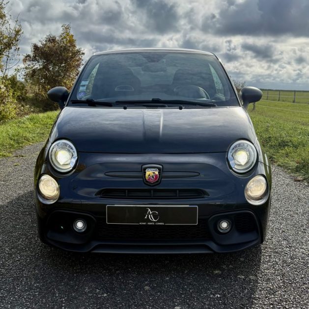 ABARTH 595 1.4 Turbo 180ch Competizione BVA / TOIT OUVRANT / VOLANT CARBONE / BEATS