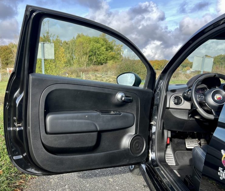 ABARTH 595 1.4 Turbo 180ch Competizione BVA / TOIT OUVRANT / VOLANT CARBONE / BEATS