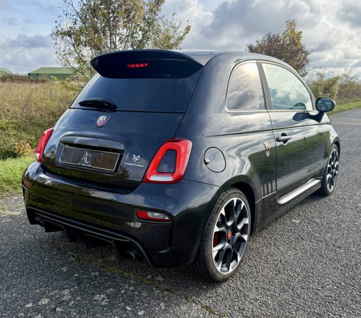 ABARTH 595 1.4 Turbo 180ch Competizione BVA / TOIT OUVRANT / VOLANT CARBONE / BEATS