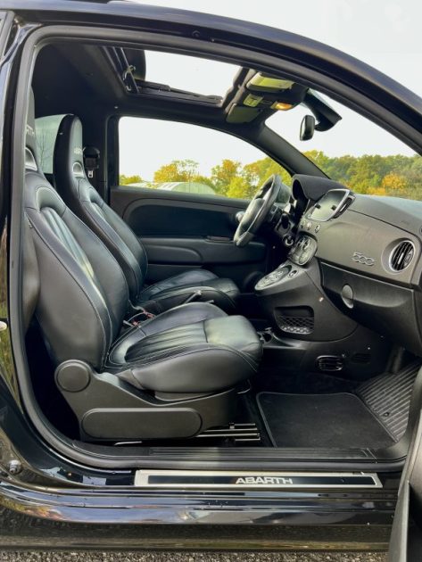 ABARTH 595 1.4 Turbo 180ch Competizione BVA / TOIT OUVRANT / VOLANT CARBONE / BEATS