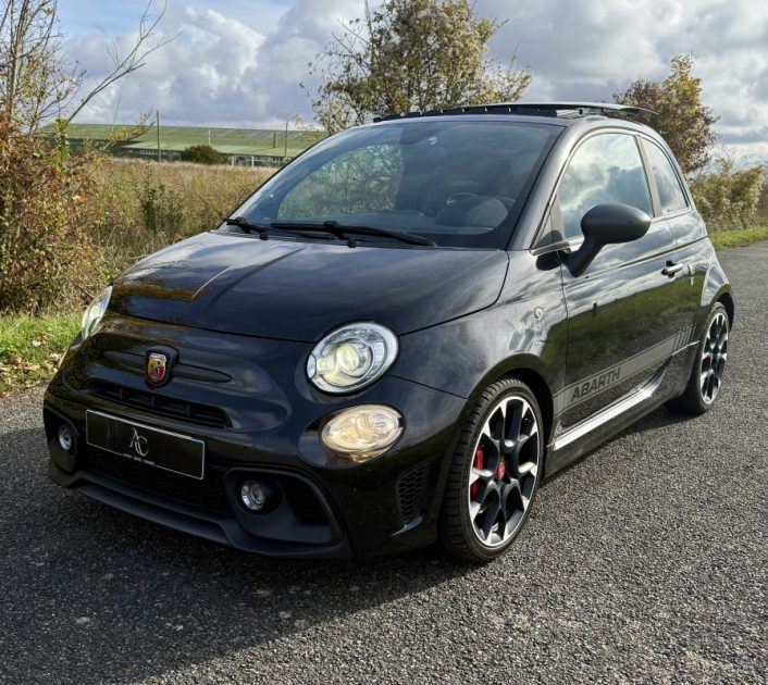 ABARTH 595 1.4 Turbo 180ch Competizione BVA / TOIT OUVRANT / VOLANT CARBONE / BEATS