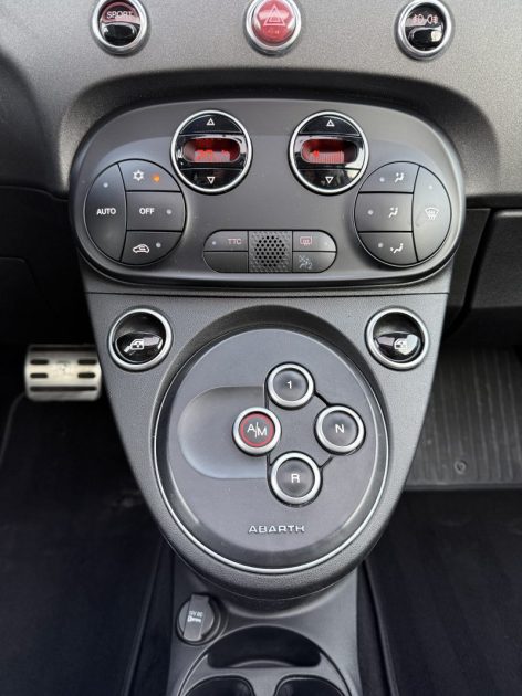 ABARTH 595 1.4 Turbo 180ch Competizione BVA / TOIT OUVRANT / VOLANT CARBONE / BEATS