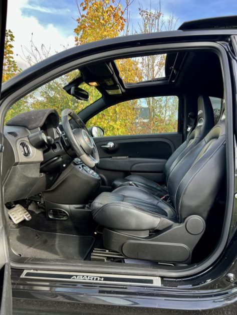 ABARTH 595 1.4 Turbo 180ch Competizione BVA / TOIT OUVRANT / VOLANT CARBONE / BEATS