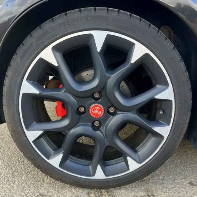 ABARTH 595 1.4 Turbo 180ch Competizione BVA / TOIT OUVRANT / VOLANT CARBONE / BEATS