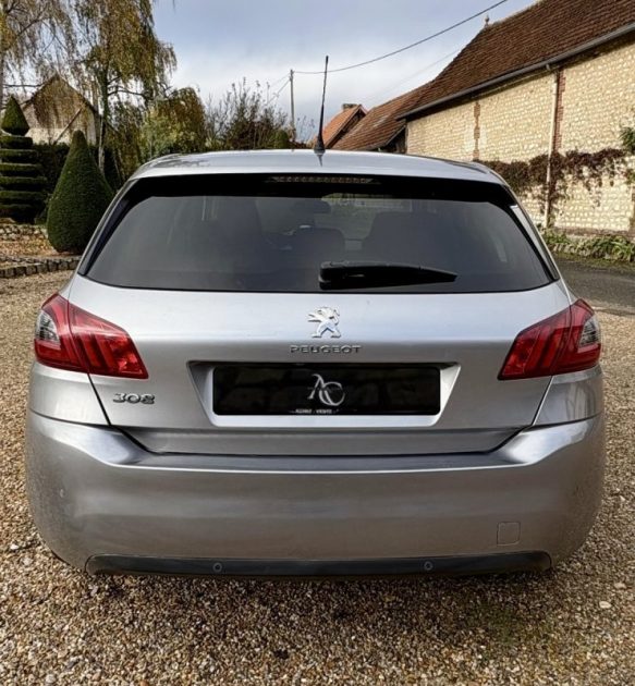 PEUGEOT 308 1.5 BlueHDi 130ch S&S Active / Feux LED-Xenon / Camera de recul / Apple Carplay