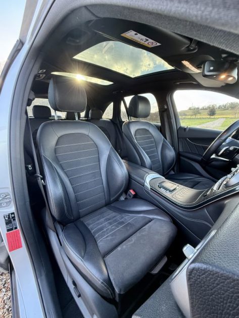 MERCEDES GLC 300D AMG LINE 4MATIC BVA 9G-TRONIC 2.0 245ch / SIÈGES ÉLECTRIQUES / TOIT OUVRANT PANO