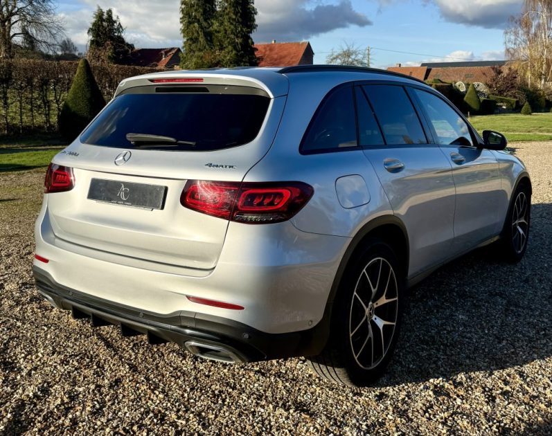 MERCEDES GLC 300D AMG LINE 4MATIC BVA 9G-TRONIC 2.0 245ch / SIÈGES ÉLECTRIQUES / TOIT OUVRANT PANO